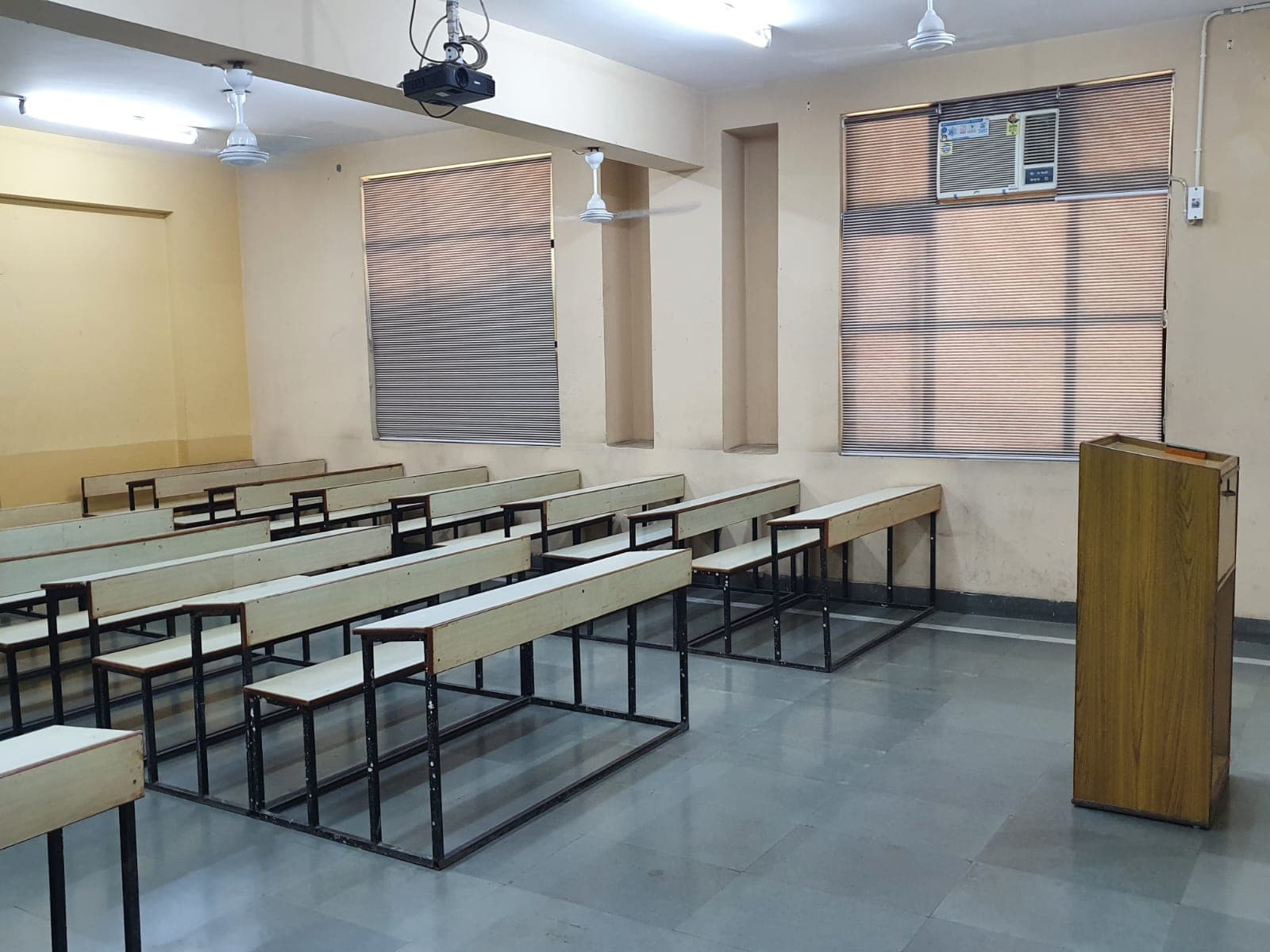 Ideal Institute of Management and Technology & School of Law New Delhi Campus photo 10